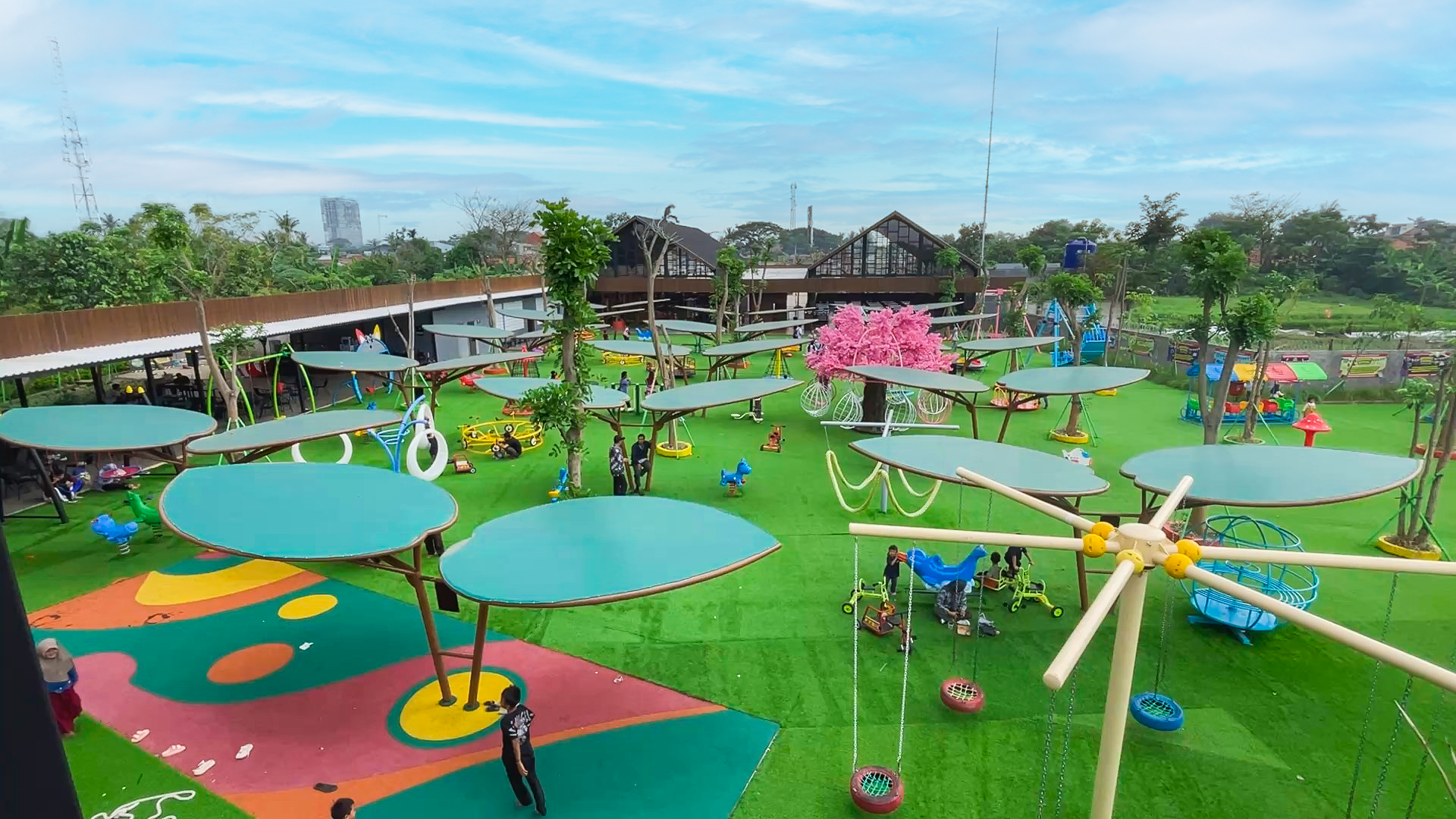 The Nice Playland Pasar Kemis